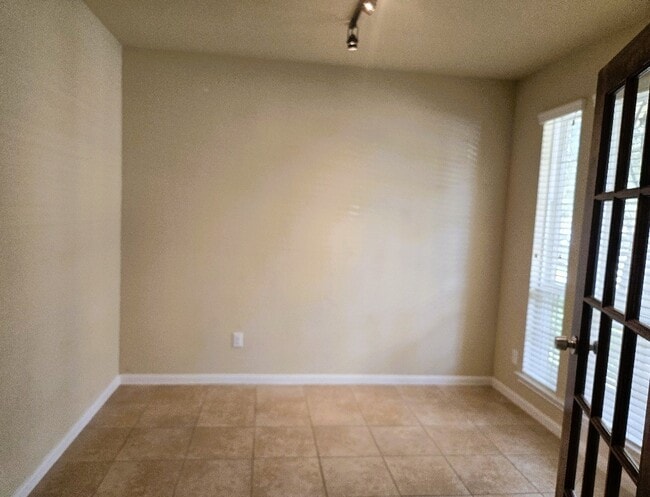 Building Photo - 9957 Spring Rock Ln