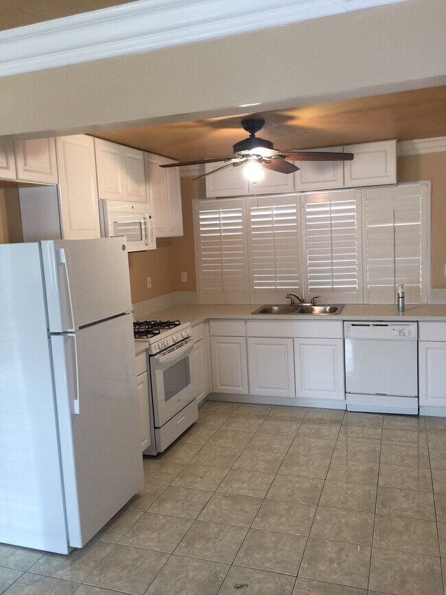 Foto del edificio - 24719 Island Ave