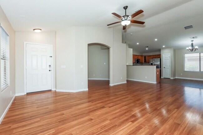 Foto del edificio - 3650 W Carlos Ln