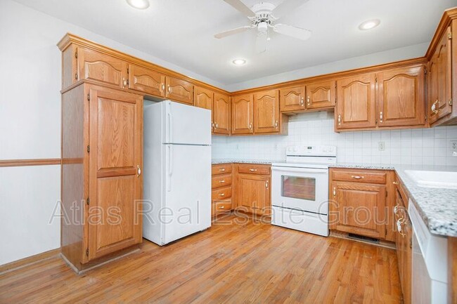 Building Photo - 1602 Tyler Dr