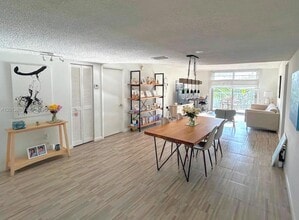Building Photo - 210 Seaview Dr