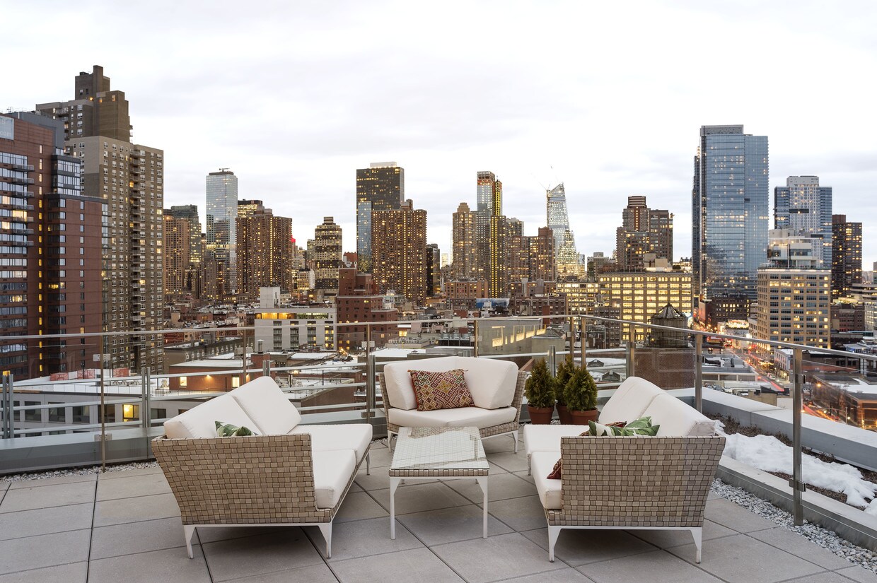 Primary Photo - 500 W 54th St