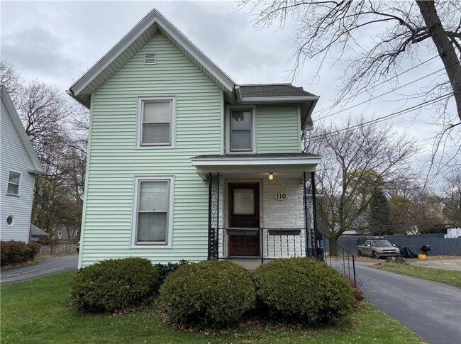 Building Photo - 110 Lake Ave