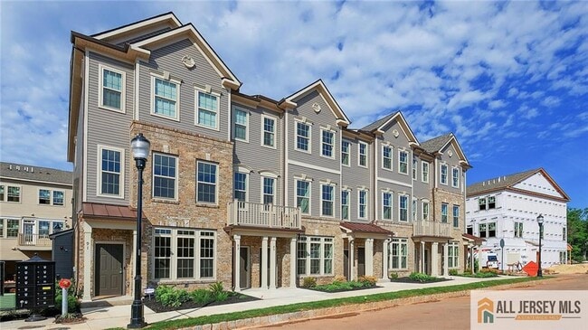 Building Photo - 95 Robeson St