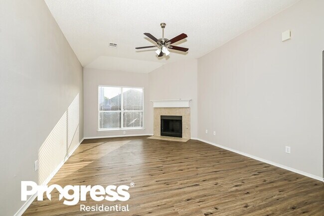 Building Photo - 1314 Deville Cir