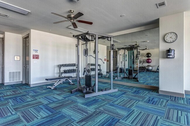 Building Photo - 2120 Stephens Pl