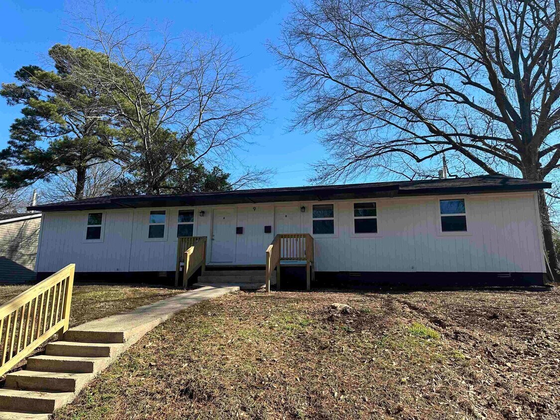 Foto principal - 9 Hiland Pl