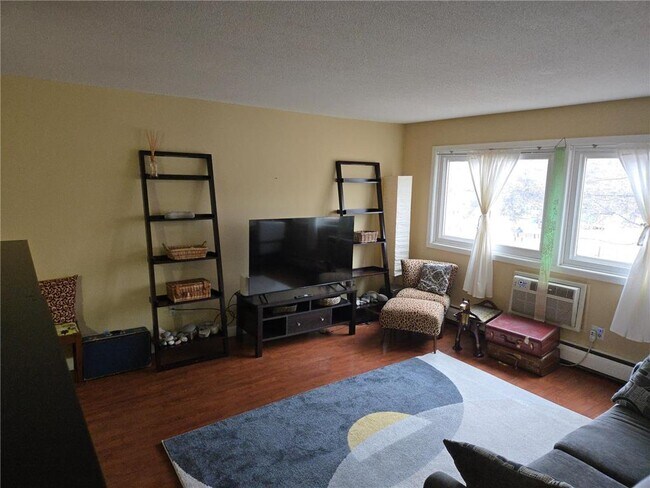 Foto del edificio - 2616 Harriet Ave