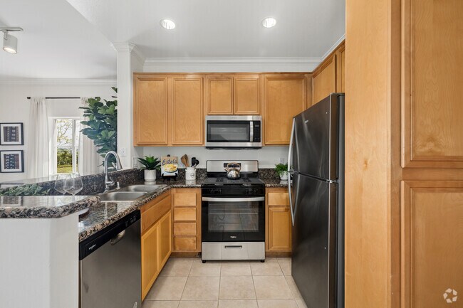 3 habitaciones, 2.5 baños - 1344 pies cuadrados - Cocina - THE COLONY TOWNHOMES