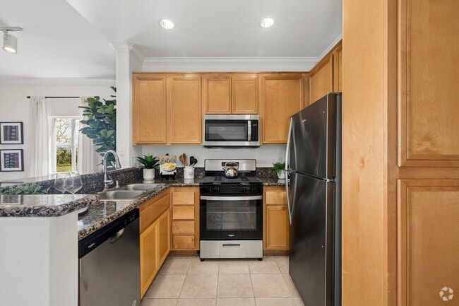 3BR, 2.5BA - 1,344SF - Kitchen - THE COLONY TOWNHOMES