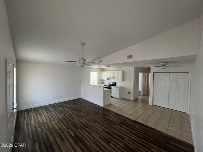 Foto del edificio - 2607 Lagoon Knoll Dr