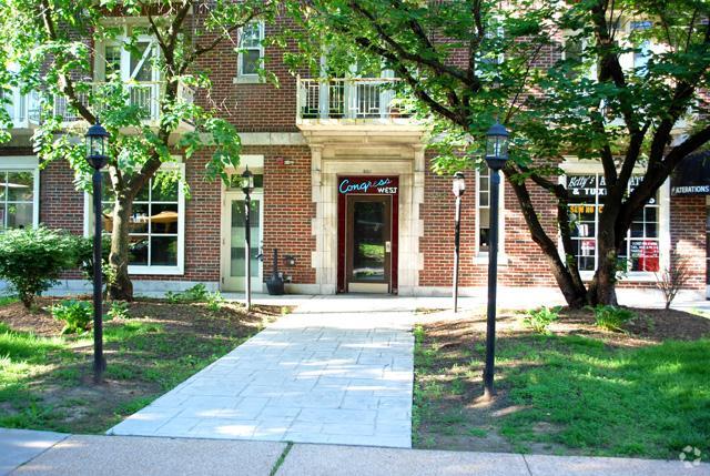 Entrance - Congress West Apartments