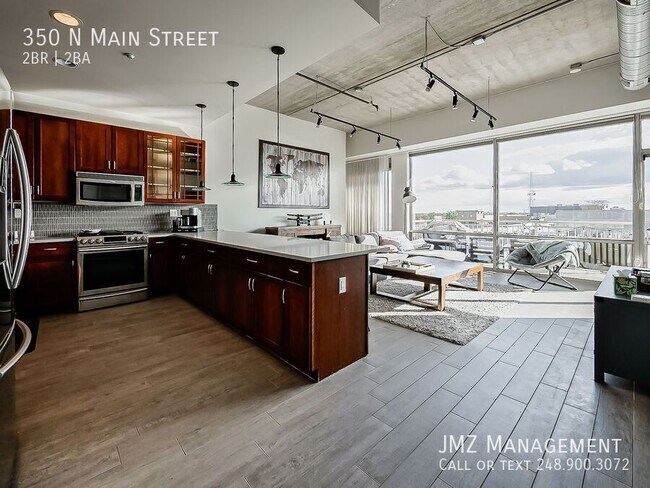 Foto del edificio - 350 N Main St