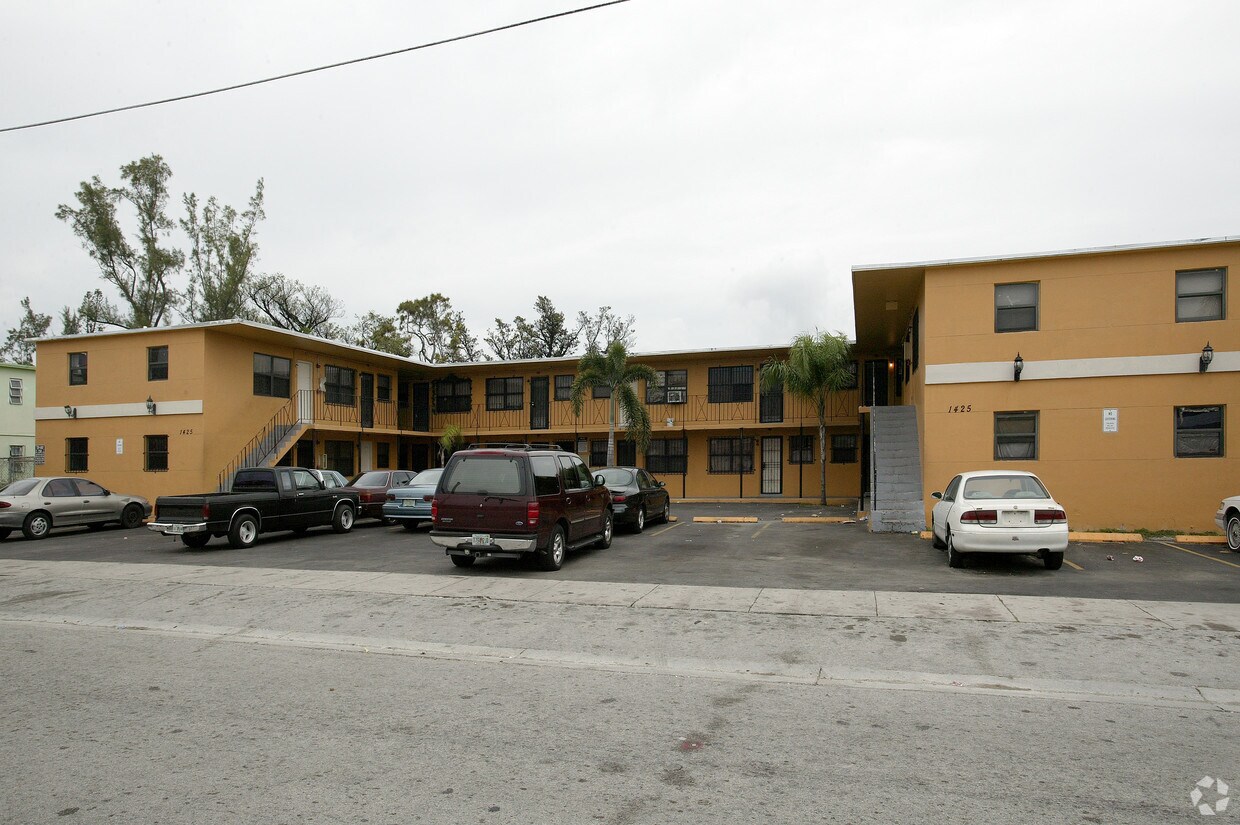 Building Photo - Ankh & Sun Apartments