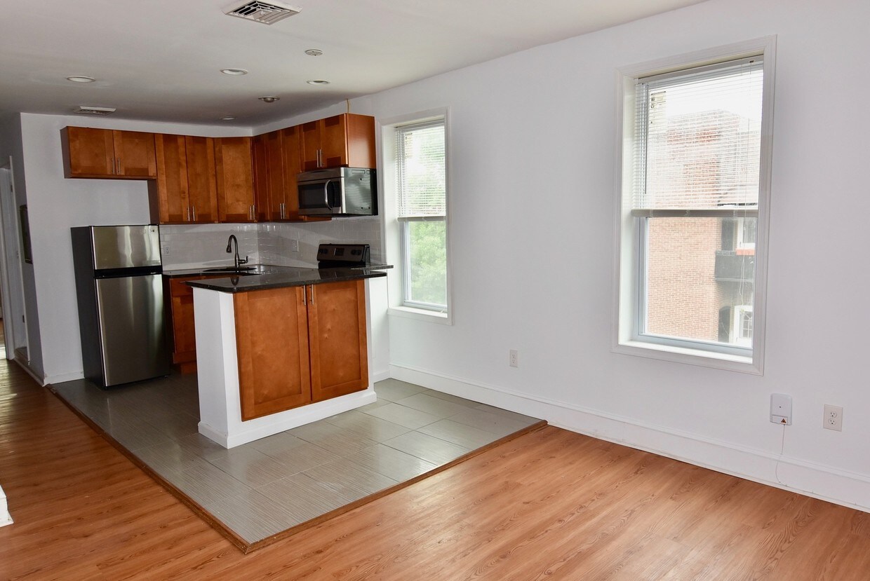 Primary Photo - 211 S 45th St