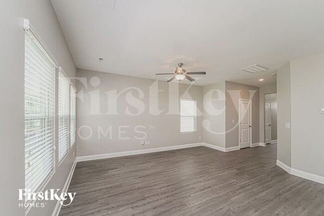 Building Photo - 9030 Evans Woods Dr
