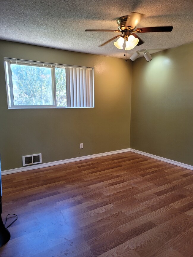 Master Bedroom - 15607 18th Ave W
