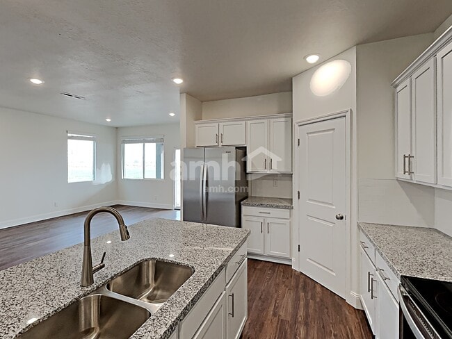 Building Photo - 2661 W 3400 S