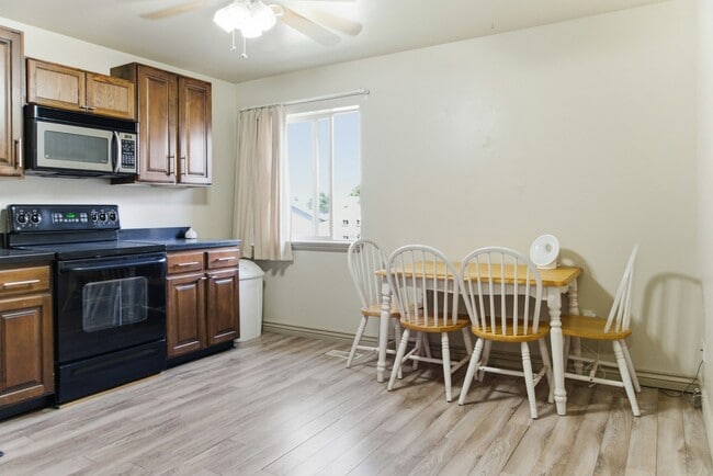 Building Photo - 114 W 975 N