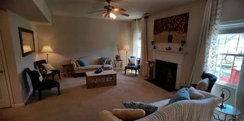 Foto del edificio - 788 Gloucester Ln