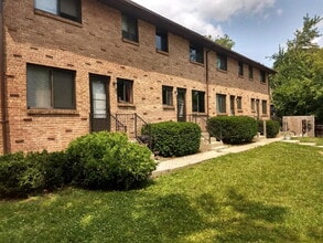 Building Photo - 1320 Northfield Ave NE