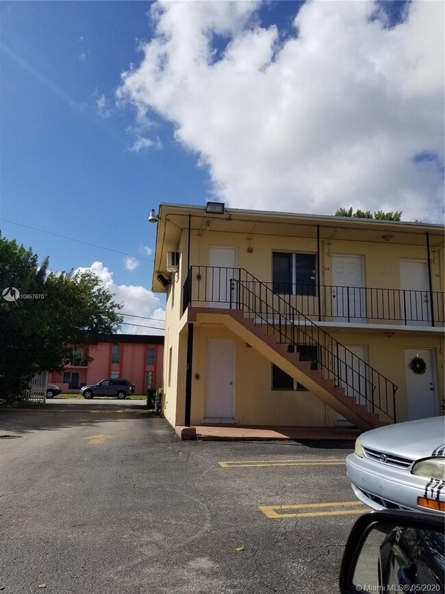 Building Photo - 7000 SW 23rd St