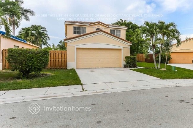 Building Photo - 10621 SW 14th Ct