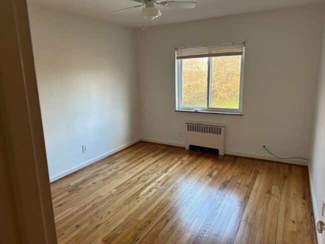 Foto del edificio - 1271 Morten St