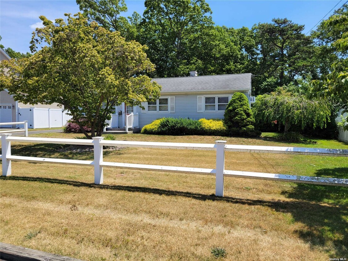 Primary Photo - 1263 Minerva Ave