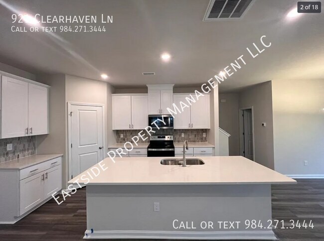 Foto del edificio - 921 Clearhaven Ln