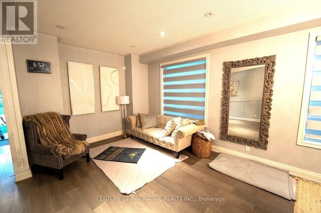 Photo du bâtiment - 2406 Bridle Rd