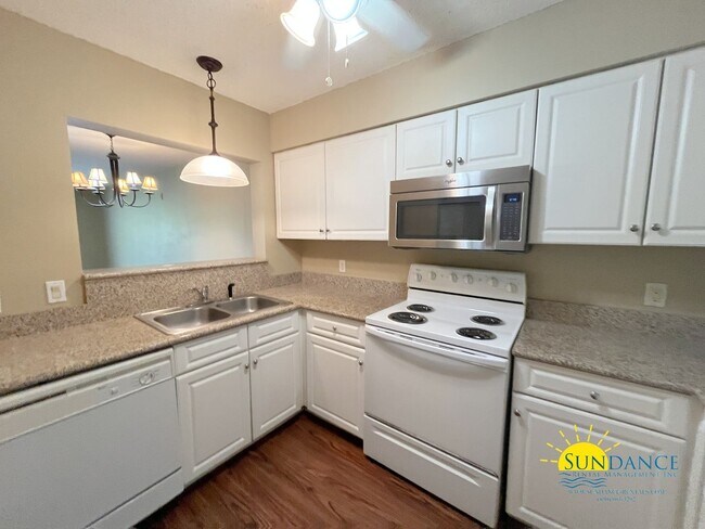 Building Photo - Pool view 2 Bedroom Unit at The Florida Cl...
