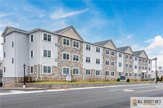 Building Photo - 1025 Raritan Rd