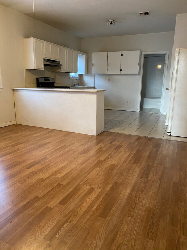 cocina - 104 N Wood Ave