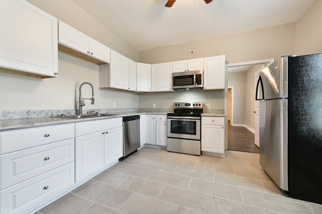 Foto del edificio - 1501-1503 Desire