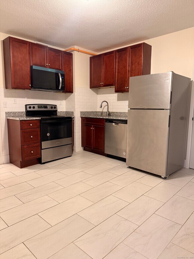 Building Photo - 50 Washington St