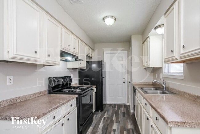 Foto del edificio - 5518 Birchgate Dr
