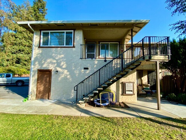 Foto del edificio - 1267 W McKinley Ave