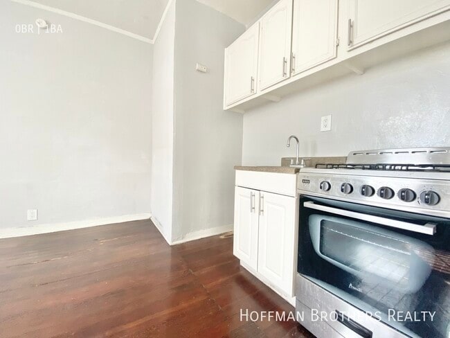 Building Photo - 861 Fedora St