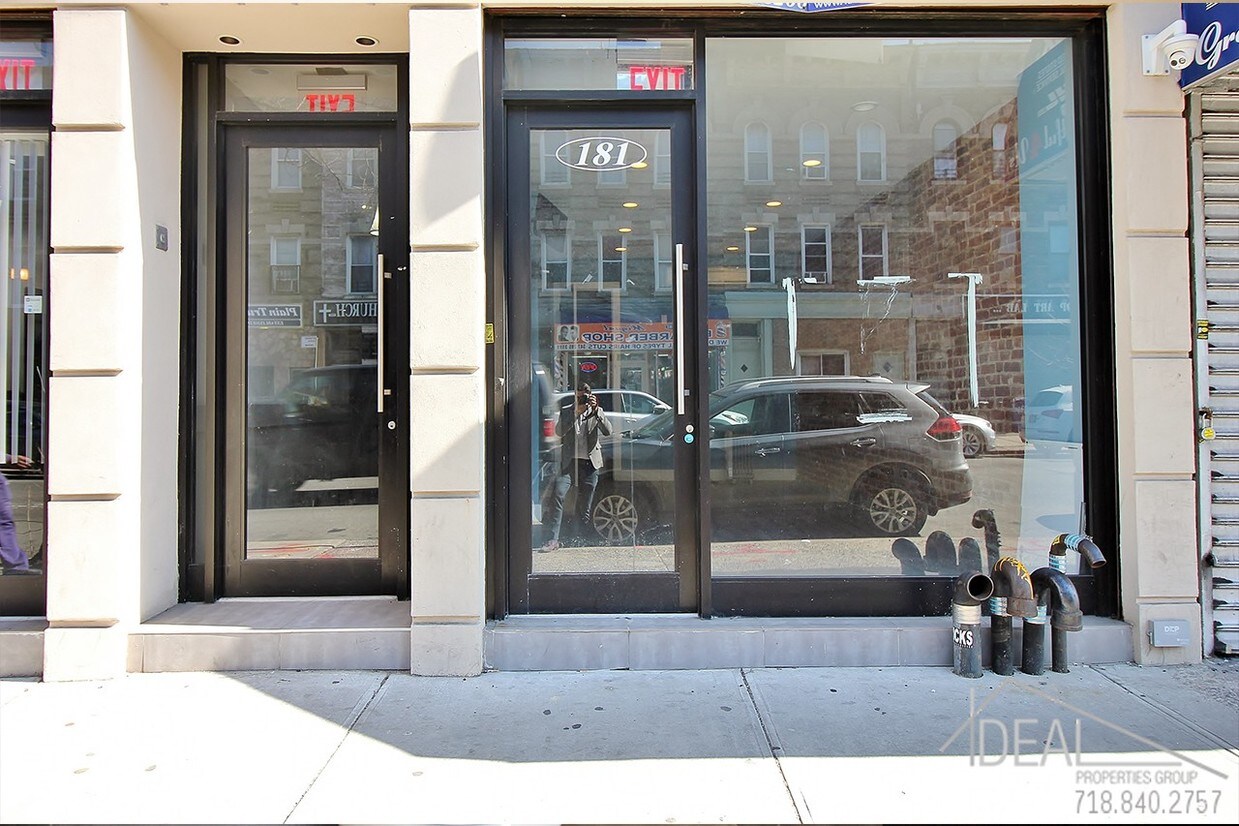 Building Photo - Turnkey Store for Lease