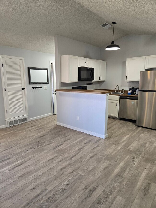 Foto del edificio - Cozy One Bedroom Condo