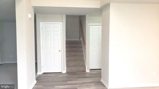 Building Photo - 28 Saddle Ridge Ct