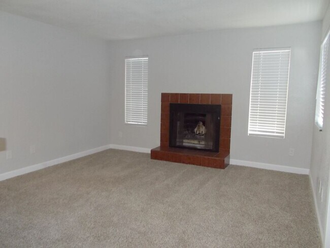 Building Photo - 2732 Alicialynn Way