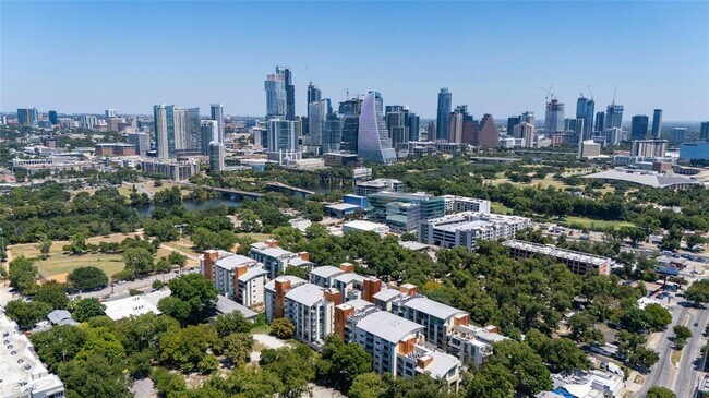 Foto del edificio - 1600 Barton Springs Rd
