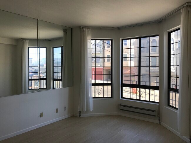 Foto del edificio - 573 37th Ave