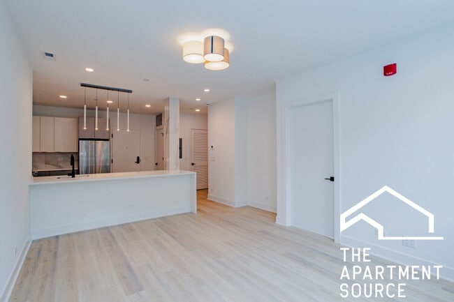 Photo - 3821 N Ashland Ave Apartment