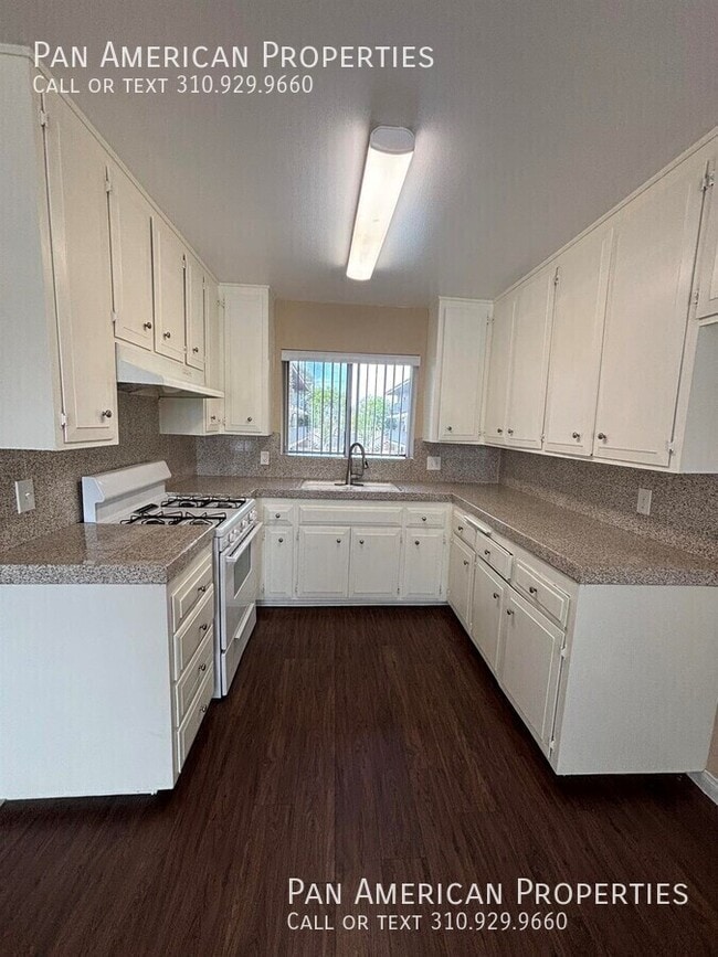 Building Photo - 812 N. Azusa-#27