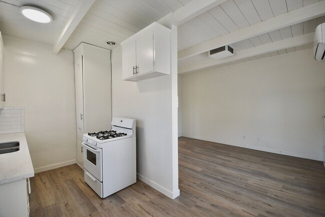 Building Photo - 4913 Kester Ave
