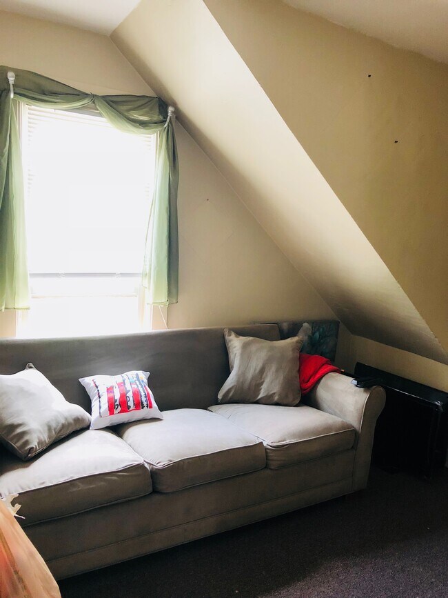 Building Photo - 44 Cochrane Street