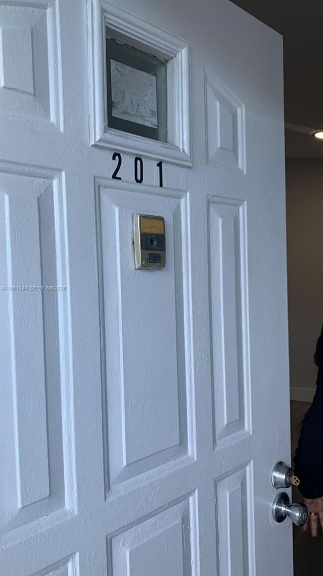 Foto del edificio - 442 NE 210th Cir Terrace